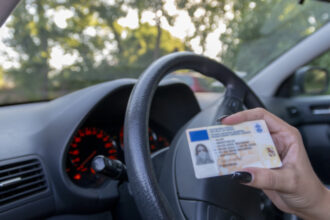 ce amenda poate primi un sofer care circula cu permisul expirat actele necesare pentru schimbarea carnetului de conducere 69180a875c4fa