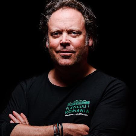 charley ottley a depus juramantul de cetatean roman o mare onoare romania e acum si casa mea legala 690cbdb5b0f59