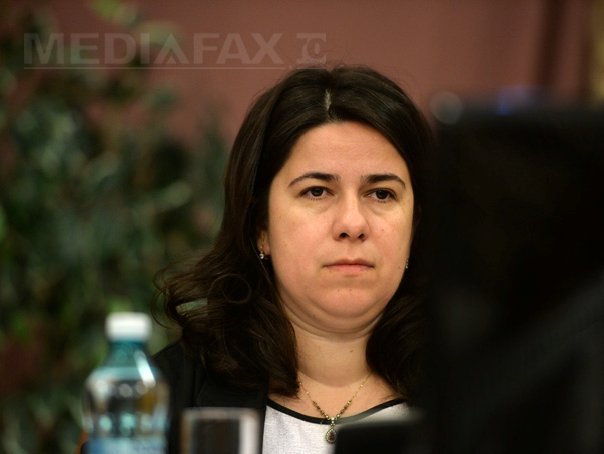 cine este roxana rizoiu propunerea usr pentru functia de avocat al poporului 690a1cb5a6ed8