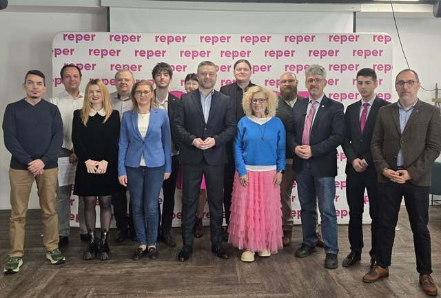 ciprian ciucu a semnat un protocol de colaborare cu partidul reper sunt zone pe care le acopera foarte bine au competente in domenii care sunt complementare mie si echipei mele 691af20cf2277