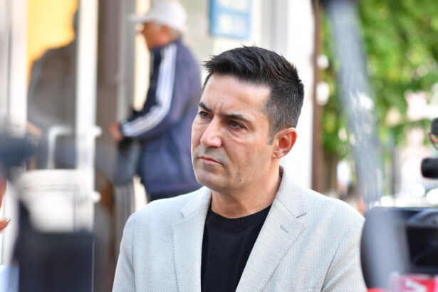 claudiu manda nu e prima data cand ne ar fi fost mai comod sa stam in opozitie 690de95390547