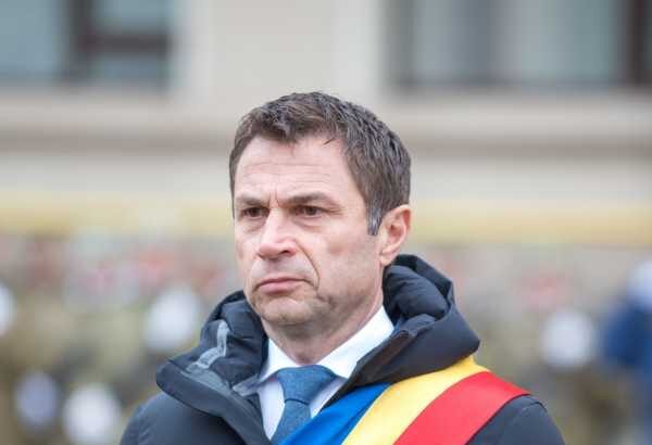 constanta primarul suspendat al mangaliei cristian radu plasat in arest la domiciliu 691eeb417cbbf