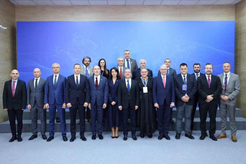 diana sosoaca intalnire restransa alaturi de medvedev dar si reprezentanti ai unor state gestul deosebit al fostului presedinte al rusiei 6919bc6688bc1