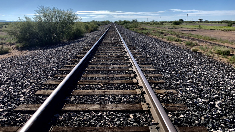 doi muncitori au fost raniti pe un santier feroviar in cluj de o bucata de sina politia a deschis un dosar penal 691f3ba34bd9f