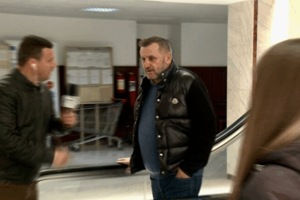 dosarul dsvsa vaslui afaceristul cristian balan s a prezentat nr 2 in sie si a negociat la domiciliu spaga de 300 000 e balaurul e foarte mare stenograme 690b5ed71d7b4