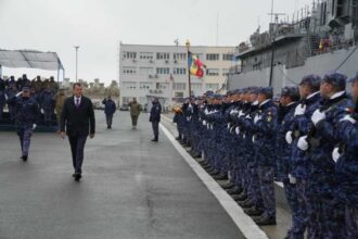 echipajul noului vanator de mine marine prezentat in portul militar constanta 690e2a26df915