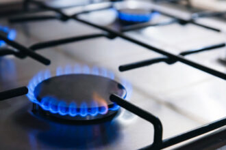 exclusiv ce raspunde ministrul finantelor intrebat daca guvernul va elimina plafonarea pretului la gaze din martie 2026 691f7aea58b67