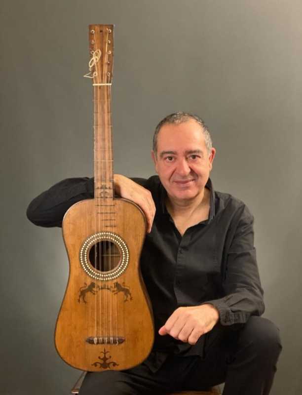 festivalul de muzica veche bucuresti chitaristul xavier diaz latorre marti la sala auditorium a muzeului national de arta 69254cca13d93