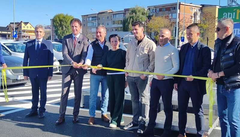 fostul international gica popescu a deschis in municipiul hunedoara un complex comercial ce va crea 150 de locuri de munca 690b721ca1878