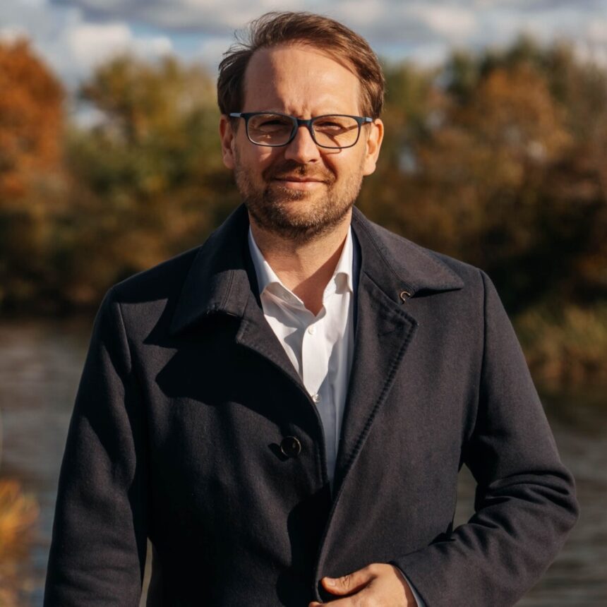 fritz seara ma injura pe facebook ziua imi da amenzi primarul timisoarei vizat de un angajat al inspectoratului de stat in constructii 691302c37ea9e