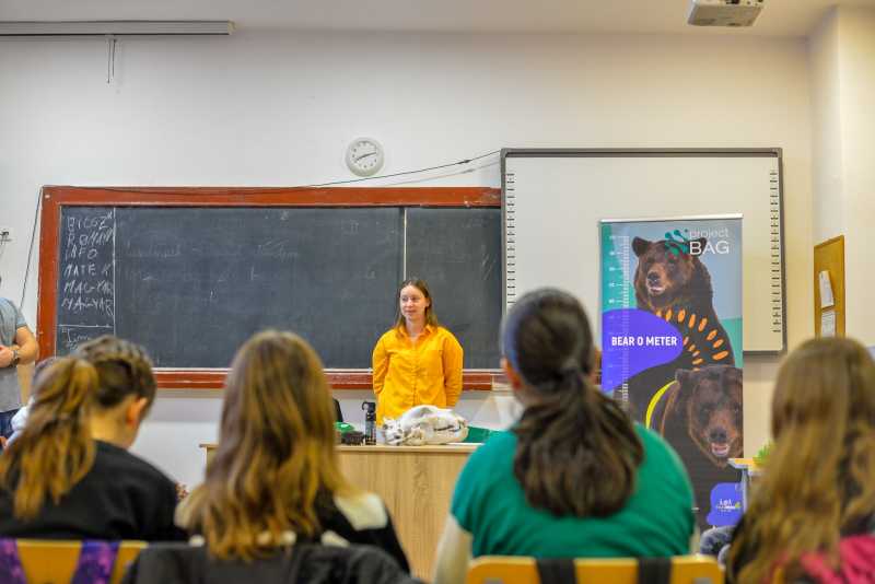 harghita elevii invata despre ursi si coexistenta lor cu oamenii prin proiectul tusnadecobear mobilcave 69160c19bbc1d