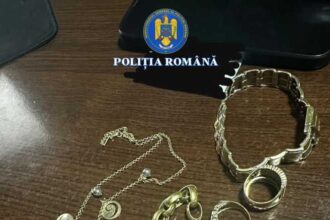 hunedoara cutie cu bijuterii din aur recuperata de politistii din petrila 6911dd27a1ed3