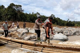 indonesia and thailand floods death toll passes 600 with hundreds still missing 692c54fd77130