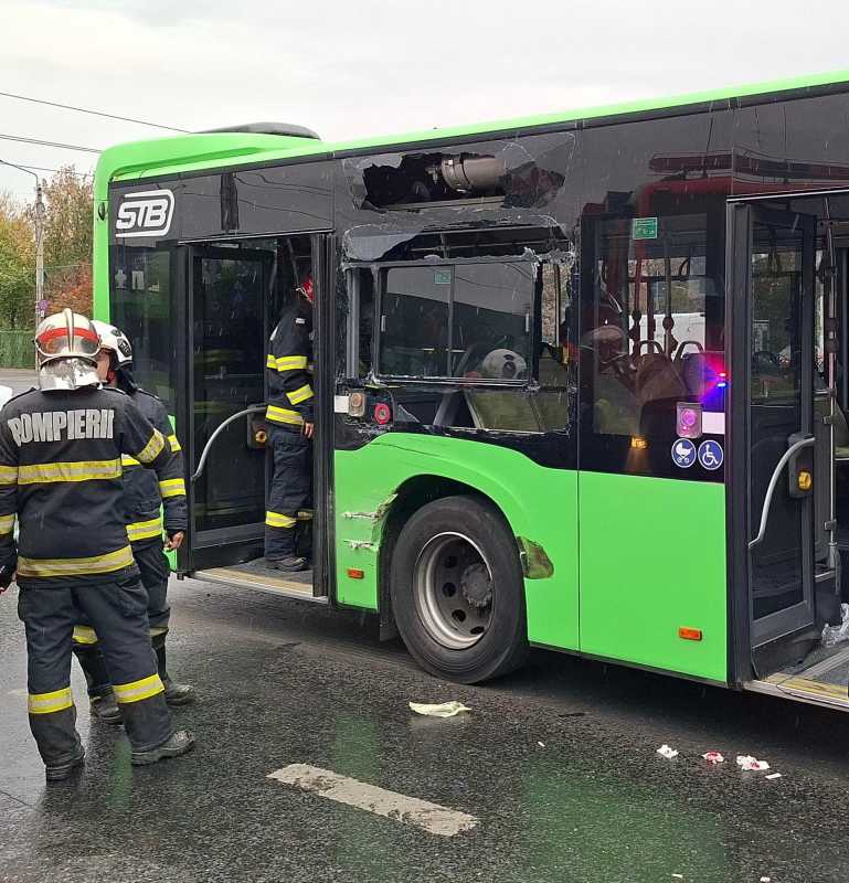 isubif accident intre un tramvai si un autobuz in bucuresti nu sunt persoane incarcerate 6909be2e37df8