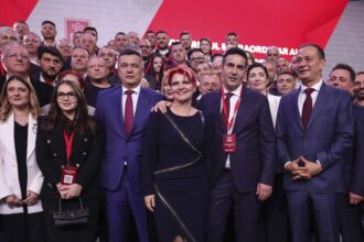 lia olguta vasilescu sageti catre ilie bolojan la congresul psd daca suntem pusi doar in geam atunci cand vine factura mai bine iesim de la guvernare 690e0e01d9747 scaled 1