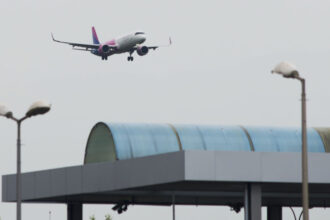 lista companiilor aeriene afectate de rechemarea urgenta a peste 6 000 de avioane airbus a320 sase dintre ele opereaza in romania 692ab45d04796