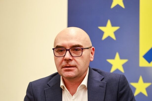 mihai razvan moraru desemnat candidat comun al usr si pnl pentru presedintia consiliului judetean buzau 6908e430f2748