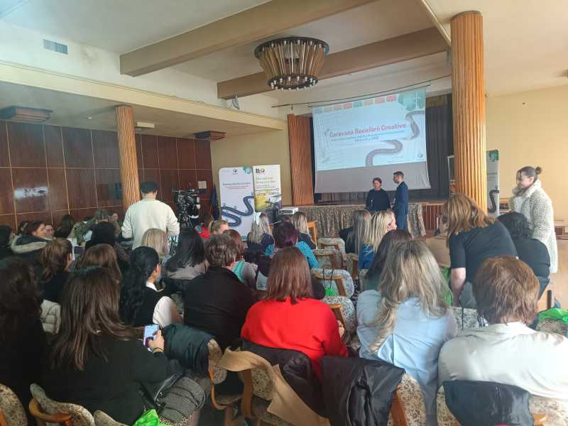 mures cadrele didactice interesate de promovarea educatiei ecologice si creativitatea prin utilizarea materialelor reciclabile 691352d57e12c