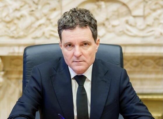 nicusor dan multumim emeric ienei pentru toata bucuria pe care ne ai adus o si pentru ca ne ai facut de atatea ori mandri de fotbalul romanesc 690b9eac16b7f