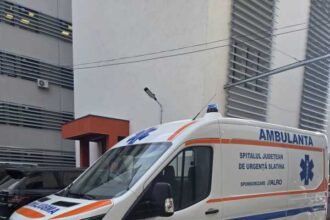olt ambulanta noua pentru transportul pacientilor donata spitalului judetean 6914b01a428e5