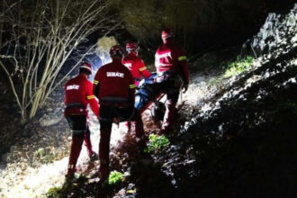 opt persoane au fost salvate de pe munte in ultimele 24 de ore 6922b9bd9f381