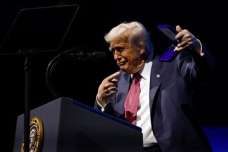 out of touch trump talks up economy among sycophants and stars in miami 690de1c9334c0