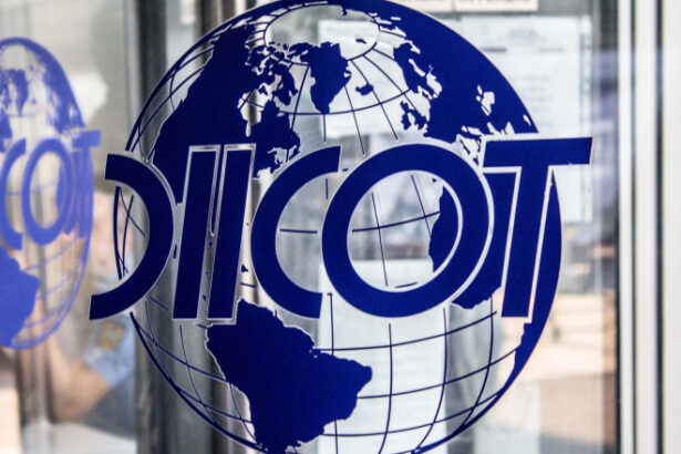 perchezitii in judetele bacau si satu mare la persoane cercetate pentru pornografie infantila viol si sanjaj asupra unui minor 691d9dde0c8a3