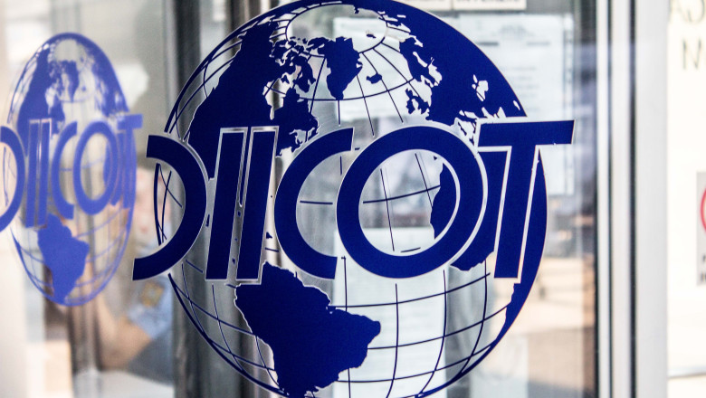 perchezitii in judetele bacau si satu mare la persoane cercetate pentru pornografie infantila viol si sanjaj asupra unui minor 691d9dde0c8a3