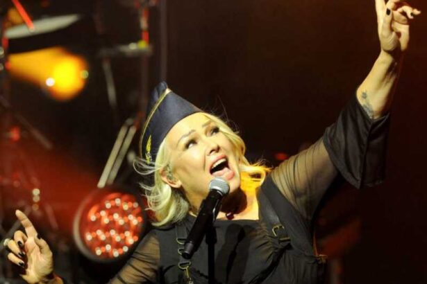 personalitatea zilei cantareata de muzica pop kim wilde 691c36b169de1