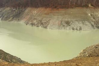 prahova 12 localitati inclusiv orase fara apa din cauza turbiditatii apei din barajul paltinu 692adb751b75d