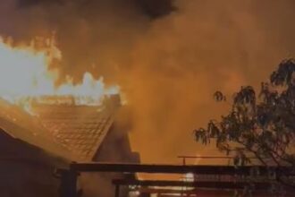 prahova incendiu in comuna fulga pe o suprafata de aproximativ 350 mp 69064f48e4191