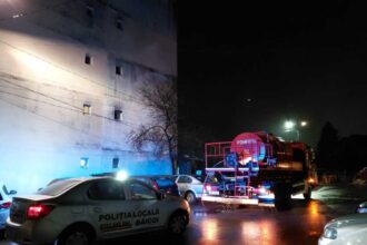 prahova prefectura anunta ca va incepe distribuirea apei imbuteliate catre populatie 692c6fca9b1f9