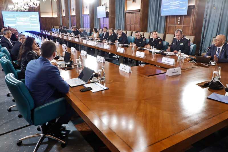 premierul discutii cu reprezentantii mediului de afaceri privind simplificarea procedurilor de avizare si autorizare pentru securitatea la incendiu 69133c9725ac7