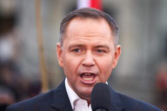 presedintele poloniei blocheaza numirea a zeci de judecatori acuzand ministrul justitiei waldemar lurek ca incurajeaza contestarea ordinii constitutionale 6914ce256e4da