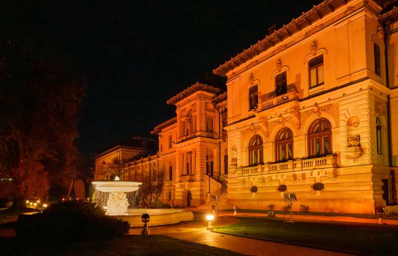 presedintie palatul cotroceni iluminat in portocaliu de ziua internationala de lupta impotriva violentei asupra femeilor 69260aa17a09c