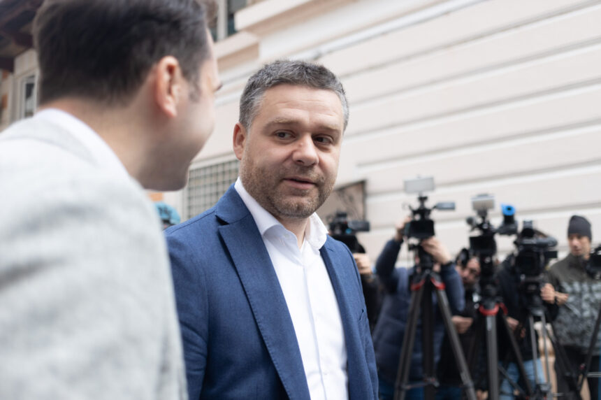 procurorii il contrazic pe primarul ciprian ciucu ancheta privind documente de identitate false nu a fost initiata de el 69249b73e9320