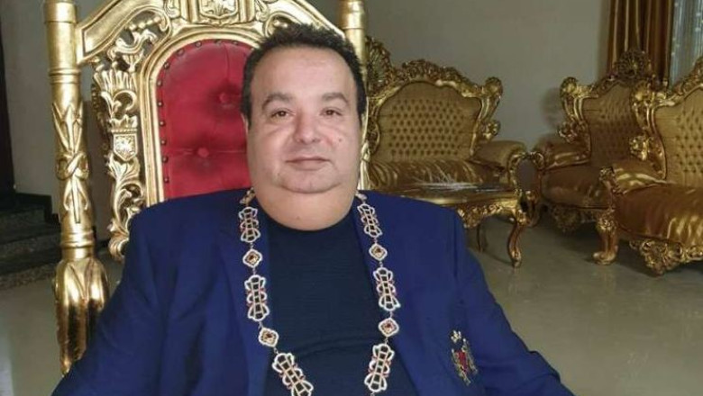 regele romilor ii ironizeaza pe politicieni oare sunt singurul care are diplome pe bune 692bf8edeede9