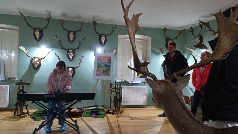 reportaj timis muzeul cinegetic charlottenburg o poveste a padurii de la contele winphen in unicul sat rotund din tara 6926d44079301