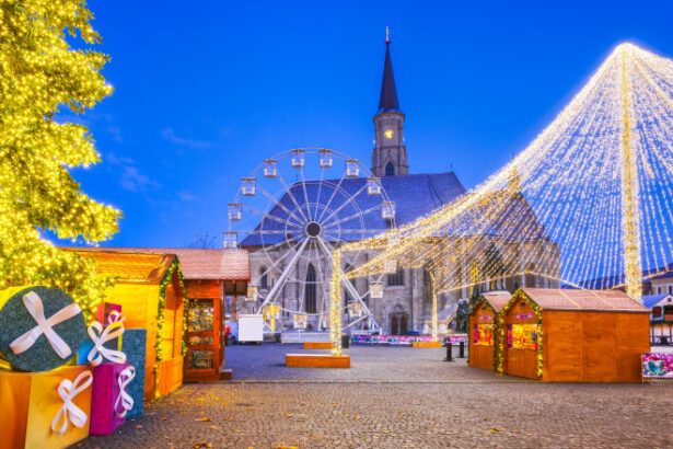 se deschide targul de craciun din cluj napoca 2025 doua locatii festive au fost amenajate in centrul orasului 692046d439703