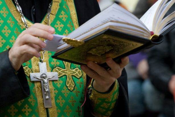 sfantul ioan gura de aur 2025 sarbatorit pe 13 noiembrie cum explica preotul superstitia celor 13 zile de ghinion 6915679eb9056