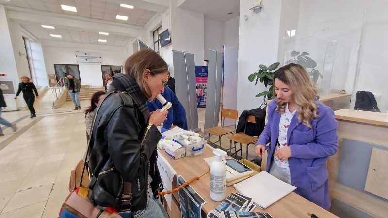 sibiu peste 200 de studenti medicinisti si au facut spirometrii de ziua mondiala de lupta impotriva bpoc 691dba9109e92