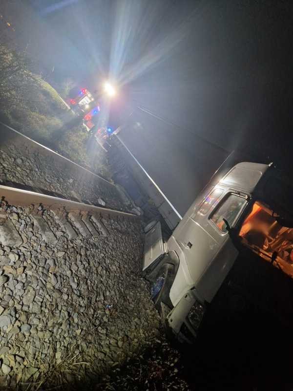 sibiu trafic feroviar oprit in zona apoldu de jos dupa un accident rutier 691a299d4b1de