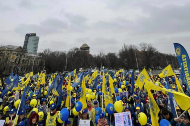 sindicalistii din sanatate ii cer premierului sa nu le taie salariile cu 10 situatia este chiar mai grava 6922e1931e074