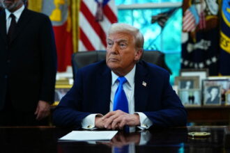 sua camera reprezentantilor voteaza redeschiderea guvernului si trimite un proiect de lege pentru a fi semnat de trump 6915417b8170e