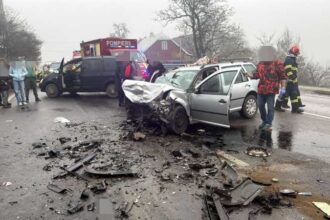 suceava sase persoane dintre care trei copii ranite intr un accident rutier pe dn 17 la ilisesti 692af1b6a62d1
