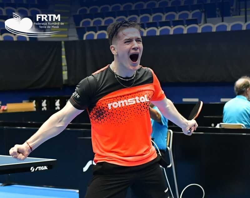 tenis de masa iulian chirita si a asigurat doua medalii la mondialele de juniori de la cluj napoca 692783f9ab75c