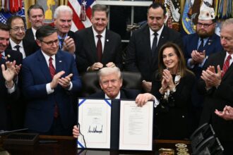 trump signs funding bill to end longest us government shutdown 6915eef6ea170