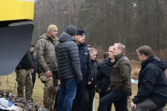 tusk afirma ca rusia este responsabila pentru explozia liniei ferate dintre polonia si ucraina 691c9b0da6afd