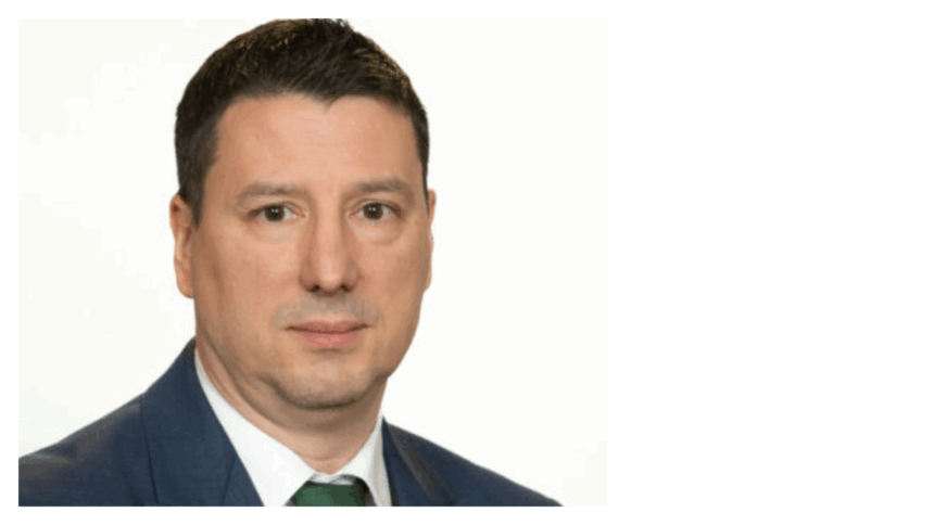 un senator si a insusit rucsacul cu bani uitat in receptia unui hotel din piatra neamt 6917575a746ad