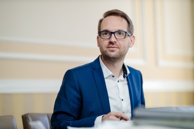 update dominic fritz anunta ca a trecut de interviul pentru obtinerea cetateniei romane romania gata sunt unul de ai tai ce intrebari i s au pus video 691591192c8bd